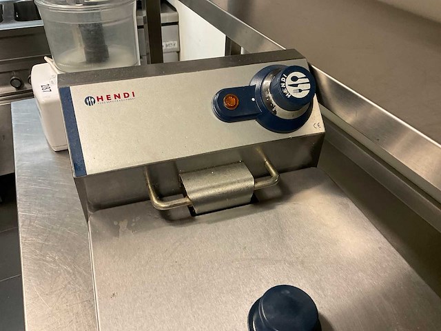 Hendi deepfryer blue line 8l friteuse - afbeelding 3 van  4