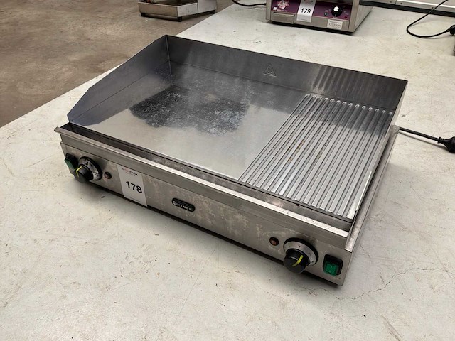 Hendi grill- en bakplaat - afbeelding 1 van  5