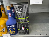 Hennessy fles cognac (8x) 4 setjes van ieder 2 limited nba editions - afbeelding 2 van  3