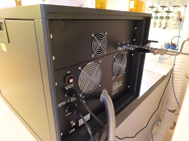Henniker plasma - 2024 - hpt-300 - plasma treatment system - afbeelding 12 van  15