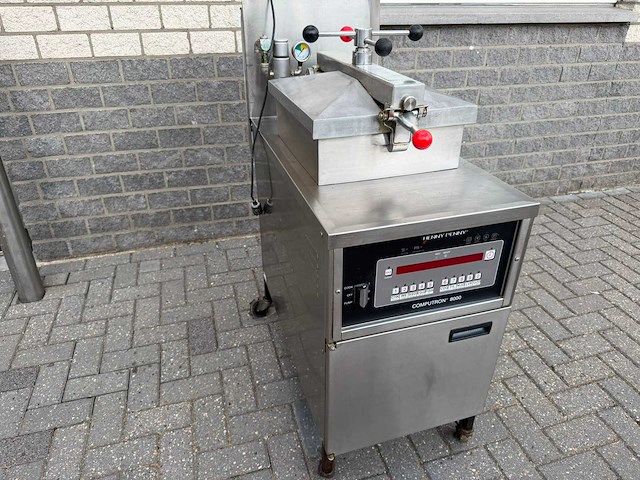 Henny penny - hogedruk frituur - computron 8000 - friteuse - afbeelding 1 van  5