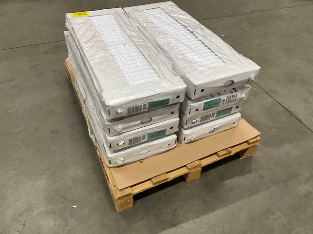 Henrad 0597032109 paneelradiator softline eco 300-21-900 670w - afbeelding 1 van  7