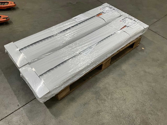 Henrad 0597032114 softline paneelradiator softline eco 300-21-1400 1042w (2x) - afbeelding 6 van  6