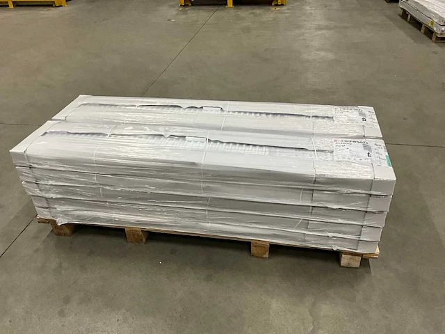 Henrad 0597032118 paneelradiator softline eco 300-21-1800 1339w (2x) - afbeelding 4 van  7