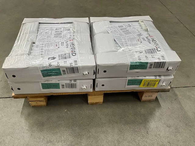 Henrad 0597042205 paneelradiator softline eco 400-22-500 587w (4x) - afbeelding 10 van  10