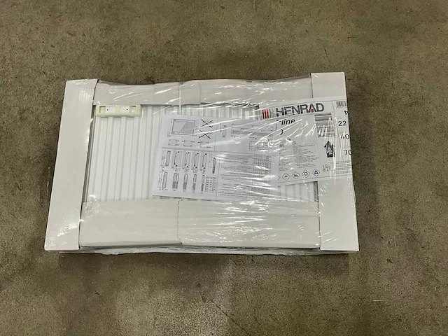 Henrad 0597042207 paneelradiator softline eco 400-22-700 821w (3x) - afbeelding 2 van  9