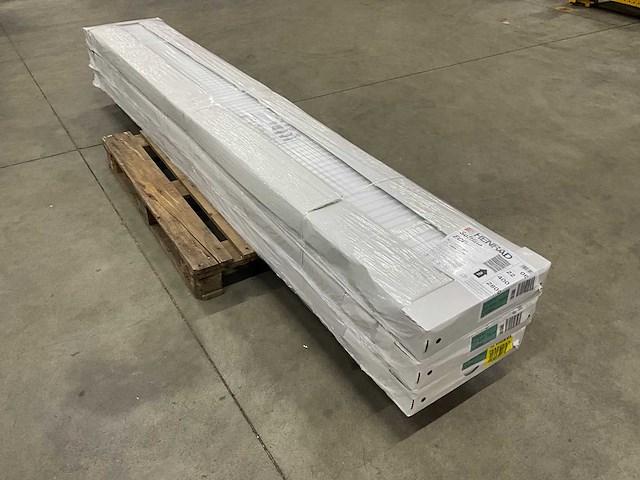 Henrad 0597042228 paneelradiator softline eco 400-22-2800 3284w (3x) - afbeelding 1 van  7