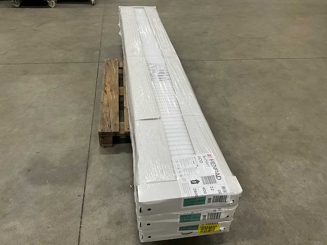 Henrad 0597042228 paneelradiator softline eco 400-22-2800 3284w (3x) - afbeelding 7 van  7