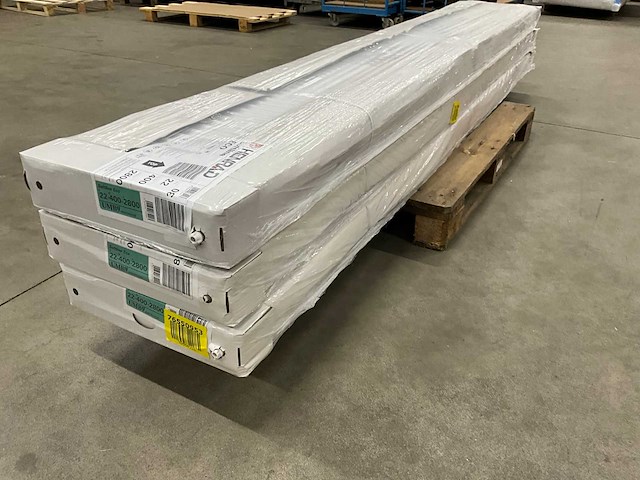 Henrad 0597042228 paneelradiator softline eco 400-22-2800 3284w (3x) - afbeelding 5 van  7
