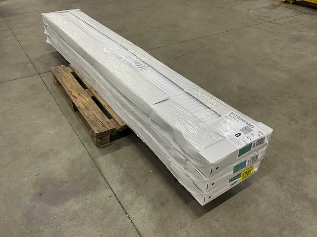 Henrad 0597042228 paneelradiator softline eco 400-22-2800 3284w - afbeelding 1 van  7