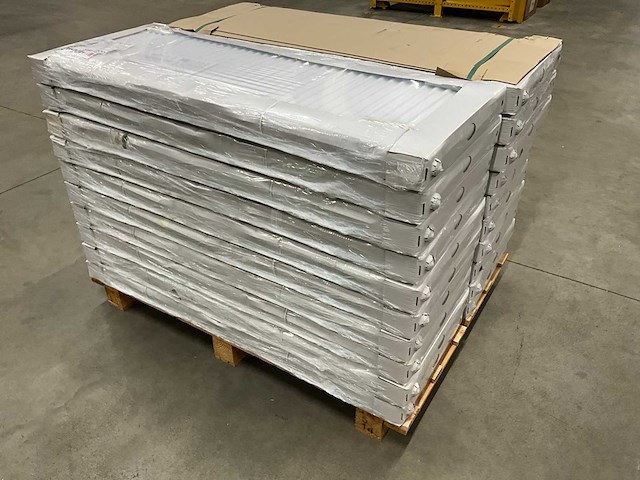Henrad 0597052114 paneelradiator softline eco 500-21-1400 1550w - afbeelding 1 van  5