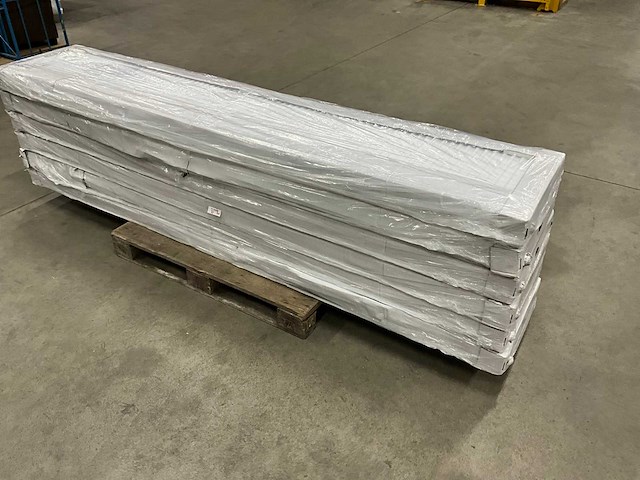 Henrad 0597052228 paneelradiator softline eco 500-22-2800 3923w - afbeelding 1 van  8