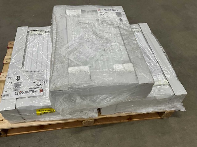 Henrad 0597073305 paneelradiator softline eco 700-33-500 1304w (3x) - afbeelding 1 van  2