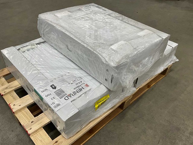 Henrad 0597073305 paneelradiator softline eco 700-33-500 1304w - afbeelding 1 van  6