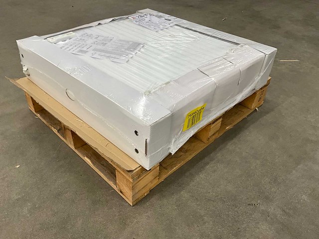 Henrad 0597073307 paneelradiator softline eco 700-33-700 1825w - afbeelding 2 van  7