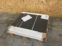 Henrad everest plan 900-21-1000 designradiator 1690w / a9005 - afbeelding 2 van  5