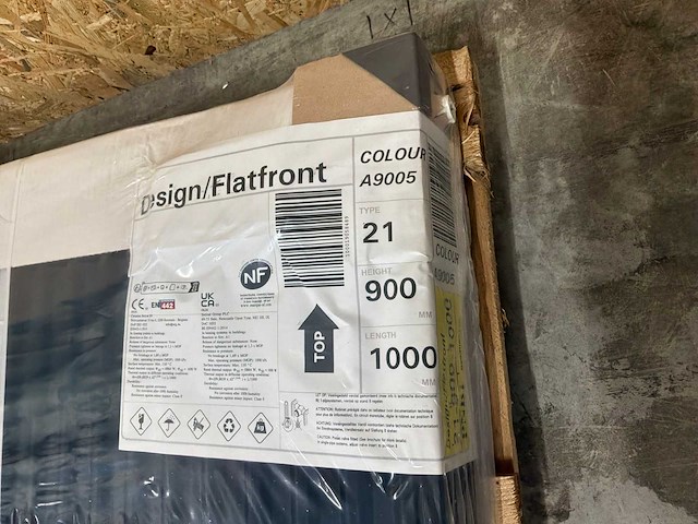 Henrad everest plan 900-21-1000 designradiator 1690w / a9005 - afbeelding 4 van  5