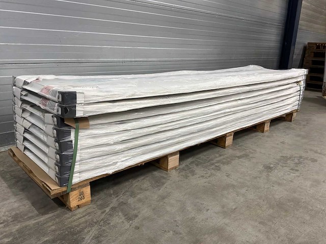 Henrad hygiene type 10 paneelradiator (8x) - afbeelding 1 van  9