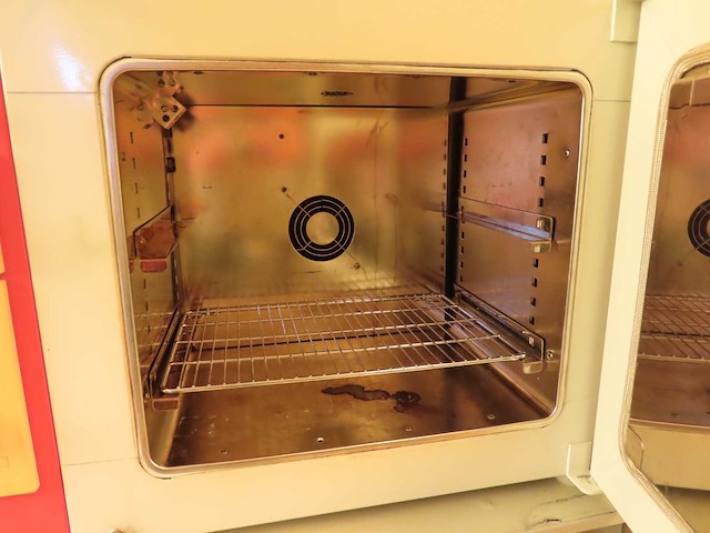 Heraeus - ut 5042 ek - laboratoriumoven - afbeelding 2 van  6