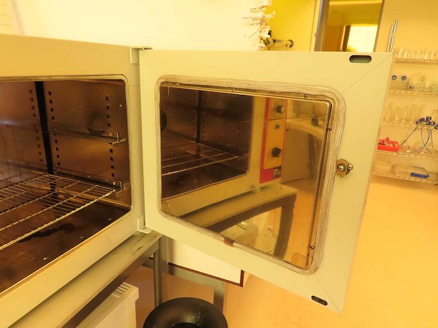 Heraeus - ut 5042 ek - laboratoriumoven - afbeelding 3 van  6