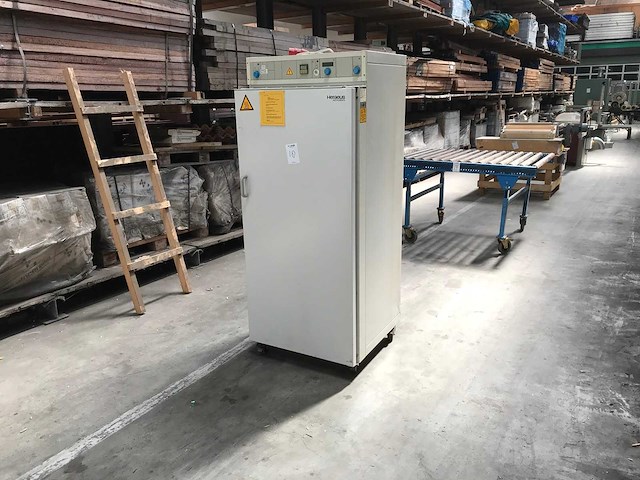 Heraeus - ut 6420 - laboratoriumoven - afbeelding 1 van  12