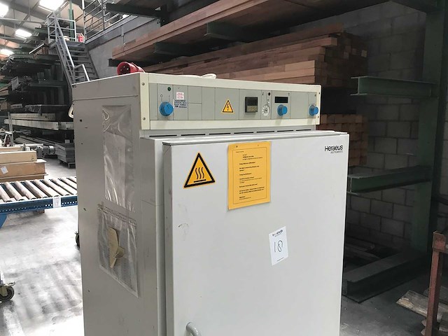 Heraeus - ut 6420 - laboratoriumoven - afbeelding 9 van  12