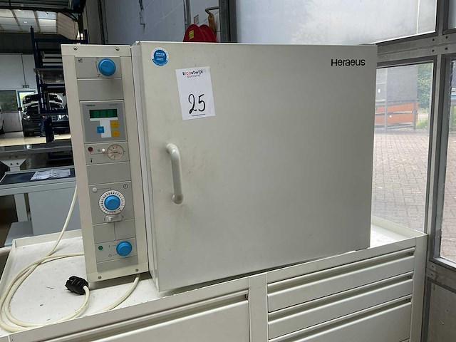Heraeus / kendro ut6060 laboratoriumoven - afbeelding 1 van  4
