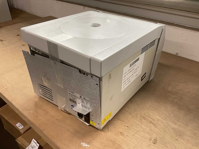 Heraeus megafuge 8 tablet centrifuge - afbeelding 4 van  6