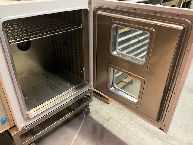 Heraeus ut6200 laboratoriumoven - afbeelding 10 van  11