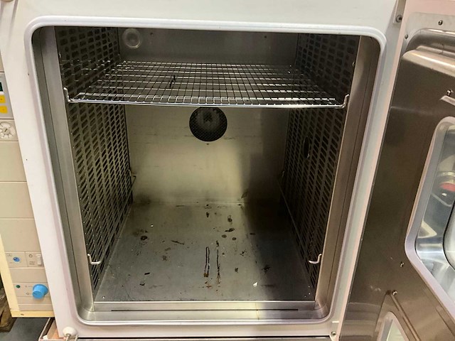 Heraeus ut6200 laboratoriumoven - afbeelding 11 van  11