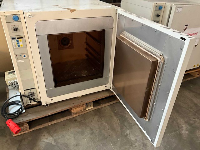 Heraeus wu 6100 laboratoriumoven - afbeelding 3 van  8