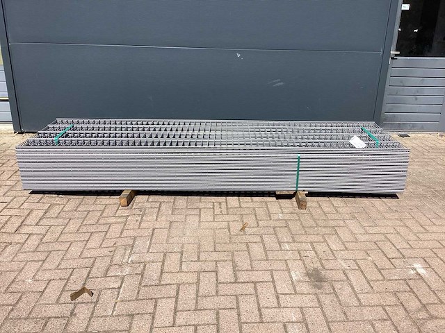 Heras - 6/5/6 - dubbelstaafs hekwerk 3.0 meter lengte 83cm hoog (29x) - afbeelding 2 van  8