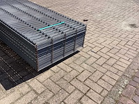 Heras - 6/5/6 - dubbelstaafs hekwerk 3.0 meter lengte 83cm hoog (29x) - afbeelding 7 van  8
