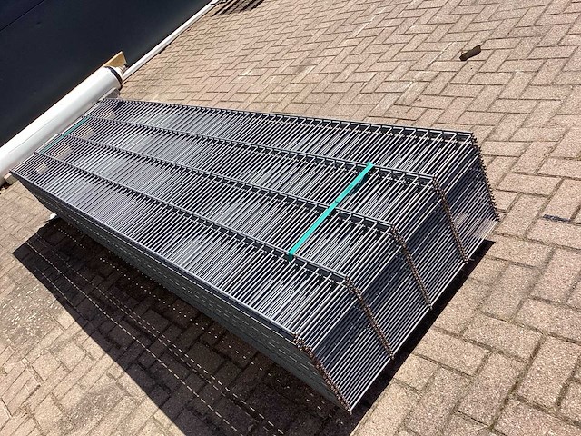 Heras - 6/5/6 - dubbelstaafs hekwerk 3.0 meter lengte 83cm hoog (29x) - afbeelding 8 van  8