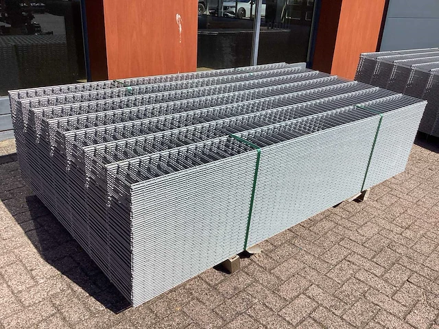 Heras - 6/5/6 - dubbelstaafs hekwerk gegalvaniseerd 143cm hoog (60x) - afbeelding 1 van  9