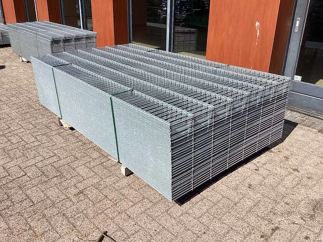 Heras - 6/5/6 - dubbelstaafs hekwerk gegalvaniseerd 143cm hoog (60x) - afbeelding 3 van  9