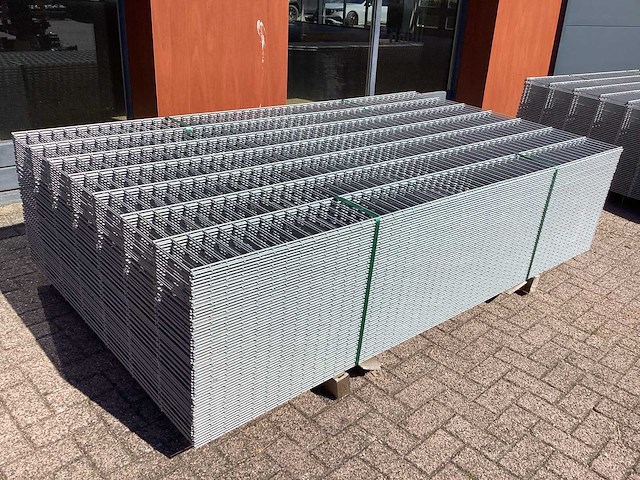 Heras - 6/5/6 - dubbelstaafs hekwerk gegalvaniseerd 143cm hoog (60x) - afbeelding 1 van  9