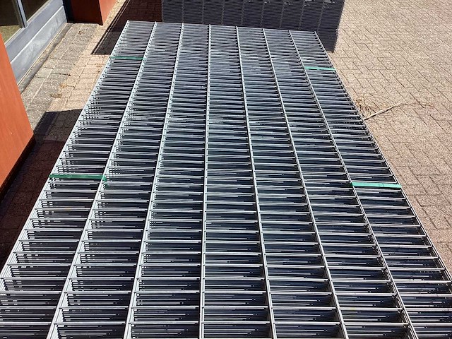 Heras - 6/5/6 - dubbelstaafs hekwerk gegalvaniseerd 143cm hoog (60x) - afbeelding 8 van  9