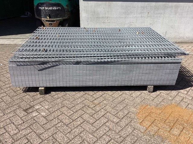 Heras - 6/5/6 - dubbelstaafs hekwerk gegalvaniseerd 163cm hoog (54x) - afbeelding 1 van  8