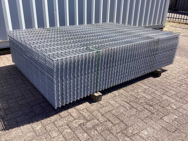 Heras - 6/5/6 - dubbelstaafs hekwerk gegalvaniseerd 183cm hoog (59x) - afbeelding 1 van  11