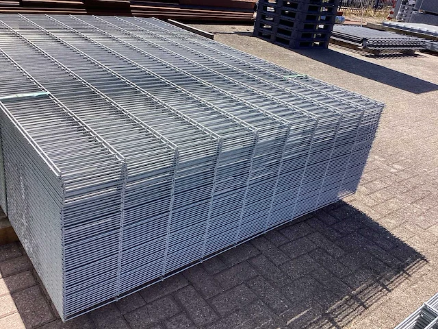 Heras - 6/5/6 - dubbelstaafs hekwerk gegalvaniseerd 183cm hoog (59x) - afbeelding 10 van  11