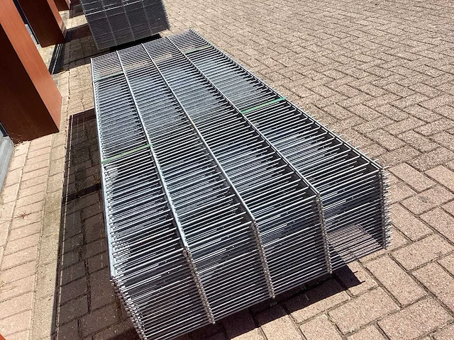 Heras - 6/5/6 - dubbelstaafs hekwerk gegalvaniseerd 83cm hoog (25x) - afbeelding 8 van  9