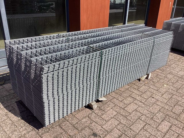 Heras - 6/5/6 - dubbelstaafs hekwerk gegalvaniseerd 83cm hoog, (50x) - afbeelding 1 van  9