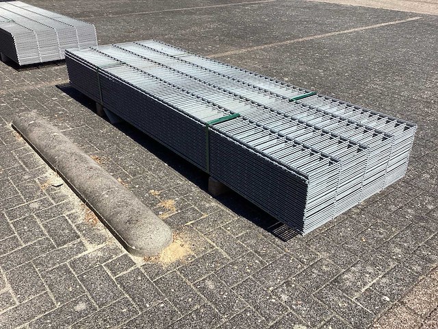 Heras - 6/5/6- dubbelstaafs hekwerk gegalvaniseerd 83cm hoog (30) - afbeelding 6 van  8