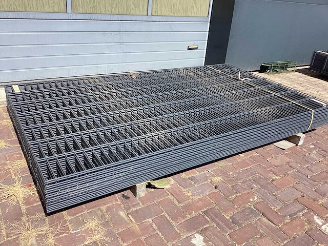Heras - 8/6/8 - dubbelstaafs hekwerk antraciet 143cm hoog (15x) - afbeelding 1 van  9
