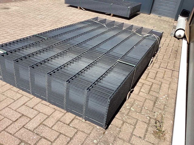 Heras - 8/6/8 - dubbelstaafs hekwerk antraciet 143cm hoog (25x) - afbeelding 6 van  10