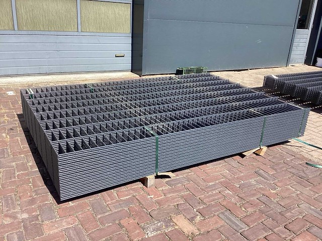 Heras - 8/6/8 - dubbelstaafs hekwerk antraciet 163cm hoog (25x) - afbeelding 1 van  11