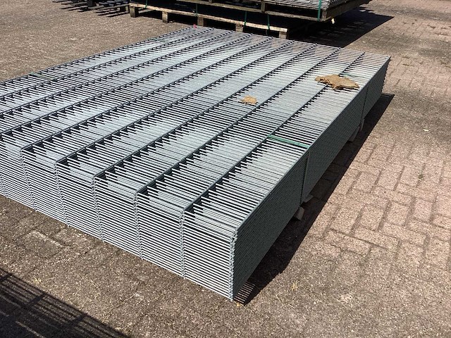Heras - 8/6/8 - dubbelstaafs hekwerk gegalvaniseerd 183cm hoog (25x) - afbeelding 8 van  12