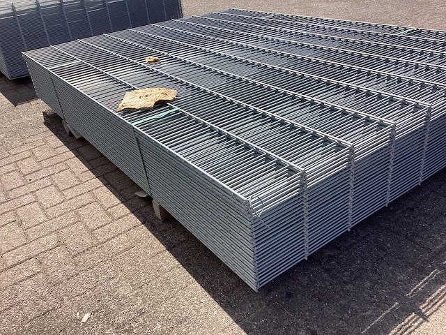 Heras - 8/6/8 - dubbelstaafs hekwerk gegalvaniseerd 183cm hoog (25x) - afbeelding 10 van  12