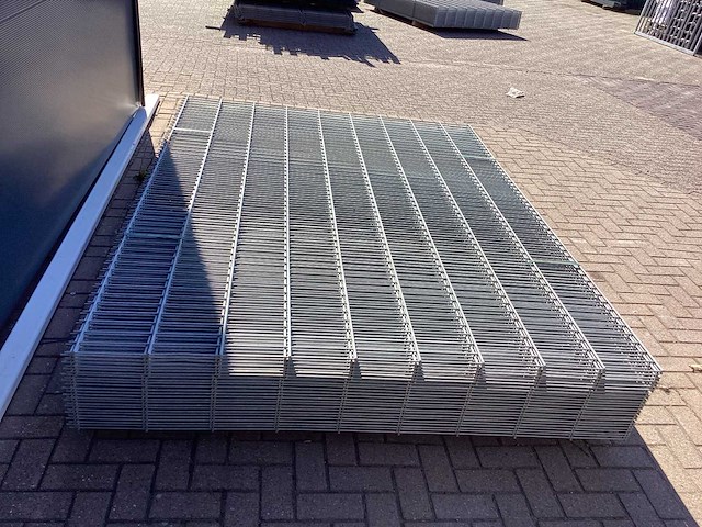 Heras - 8/6/8 - dubbelstaafs hekwerk gegalvaniseerd 183cm hoog (25x) - afbeelding 7 van  7